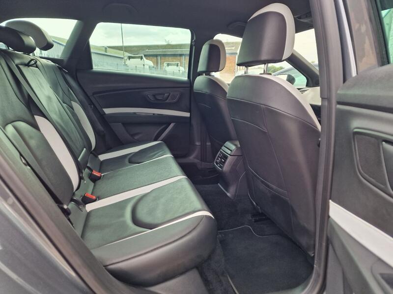 SEAT LEON