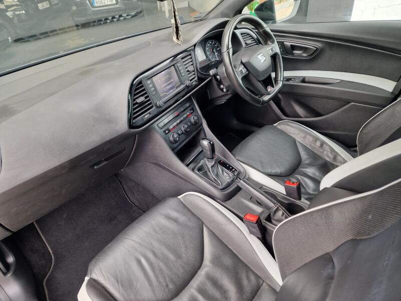 SEAT LEON