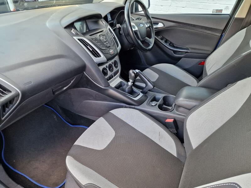 FORD FOCUS