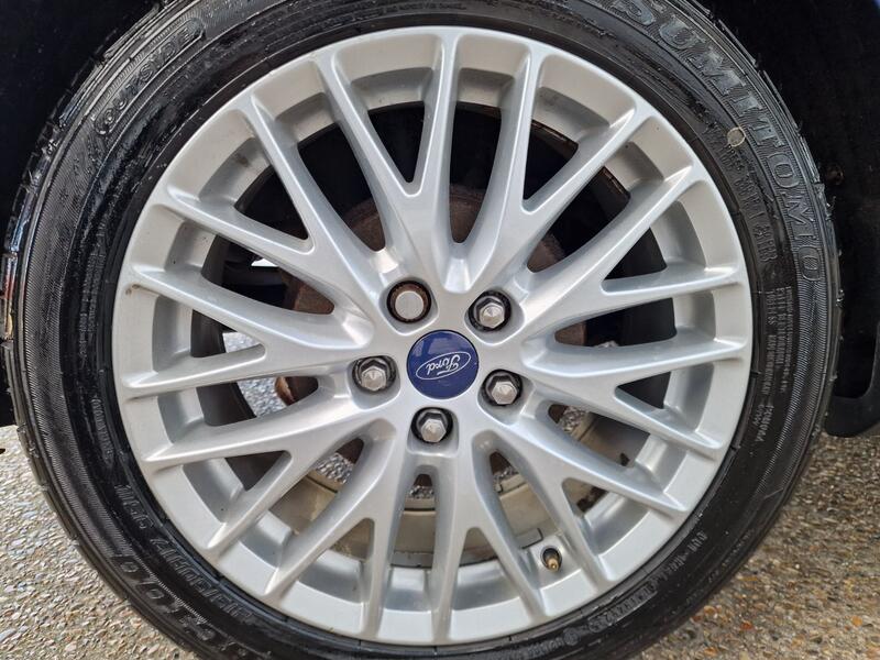 FORD FOCUS