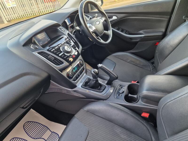 FORD FOCUS