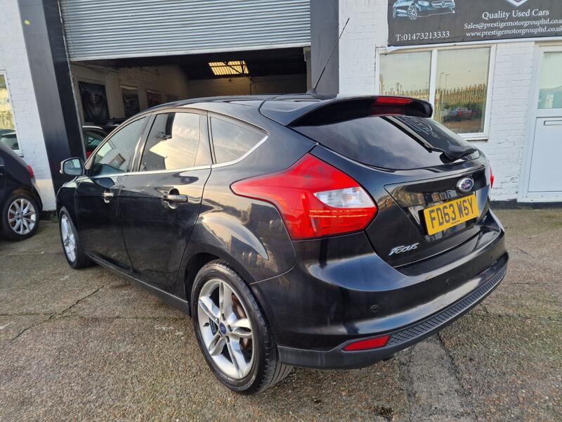 FORD FOCUS