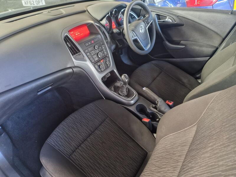 VAUXHALL ASTRA
