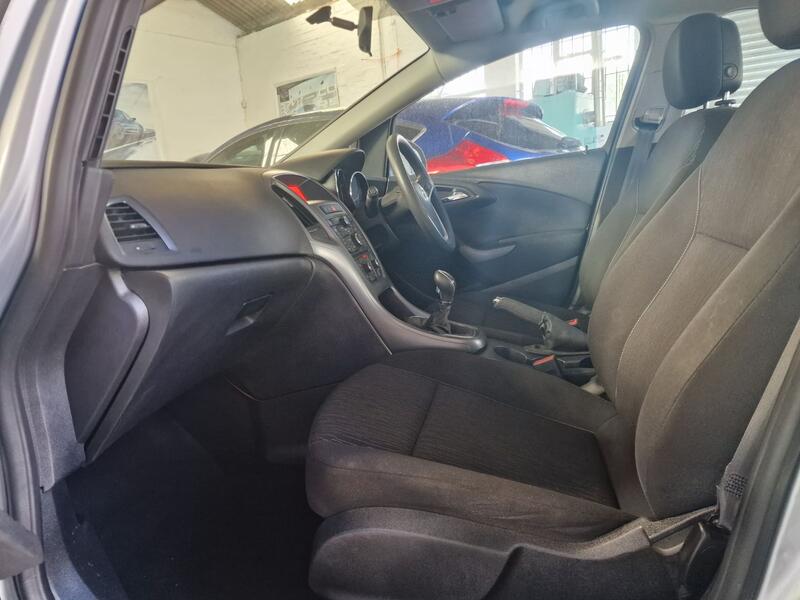 VAUXHALL ASTRA