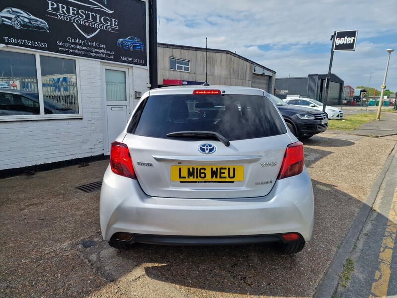 TOYOTA YARIS