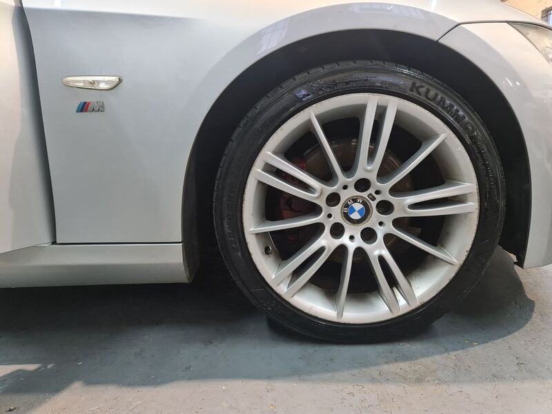 BMW 3 SERIES