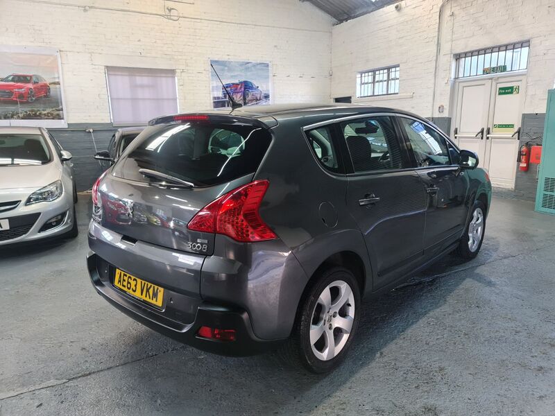 PEUGEOT 3008