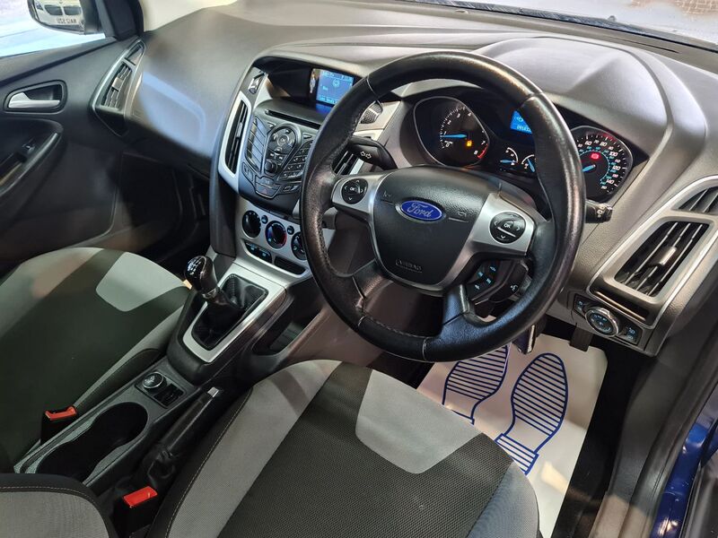 FORD FOCUS