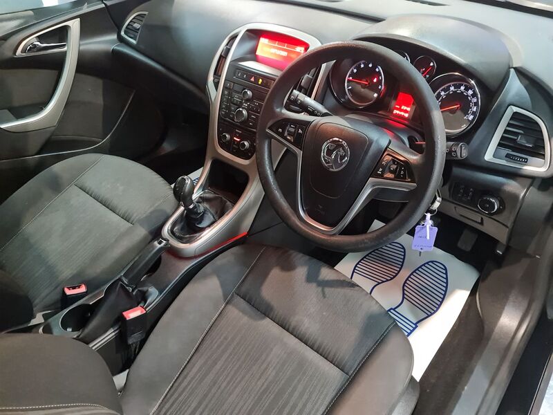VAUXHALL ASTRA
