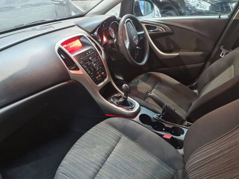 VAUXHALL ASTRA