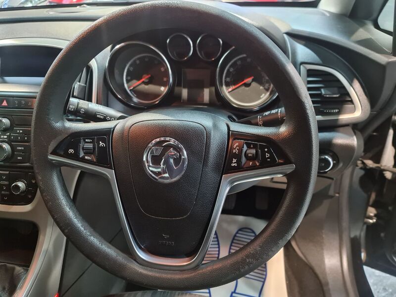 VAUXHALL ASTRA