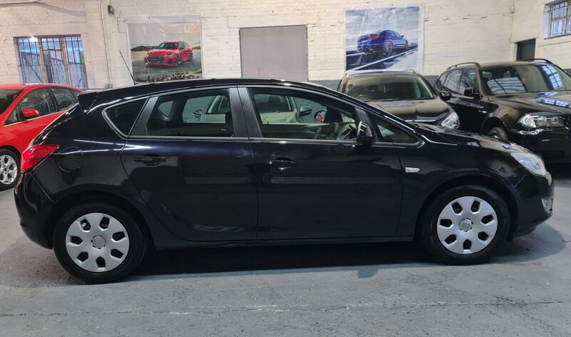 VAUXHALL ASTRA