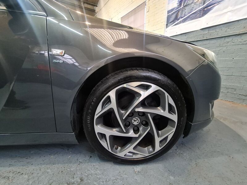 VAUXHALL INSIGNIA