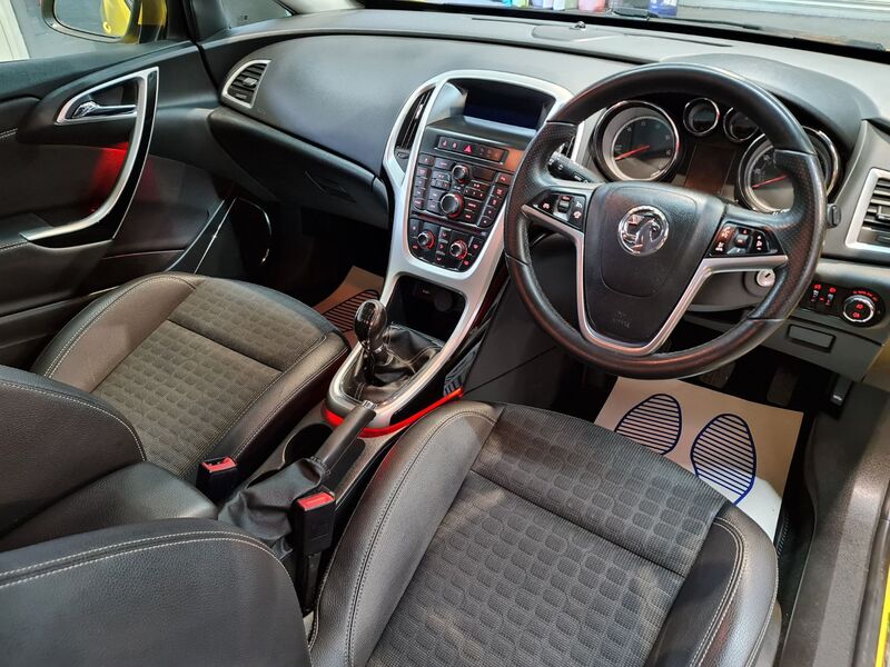 VAUXHALL ASTRA