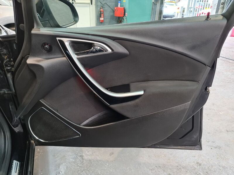 VAUXHALL ASTRA