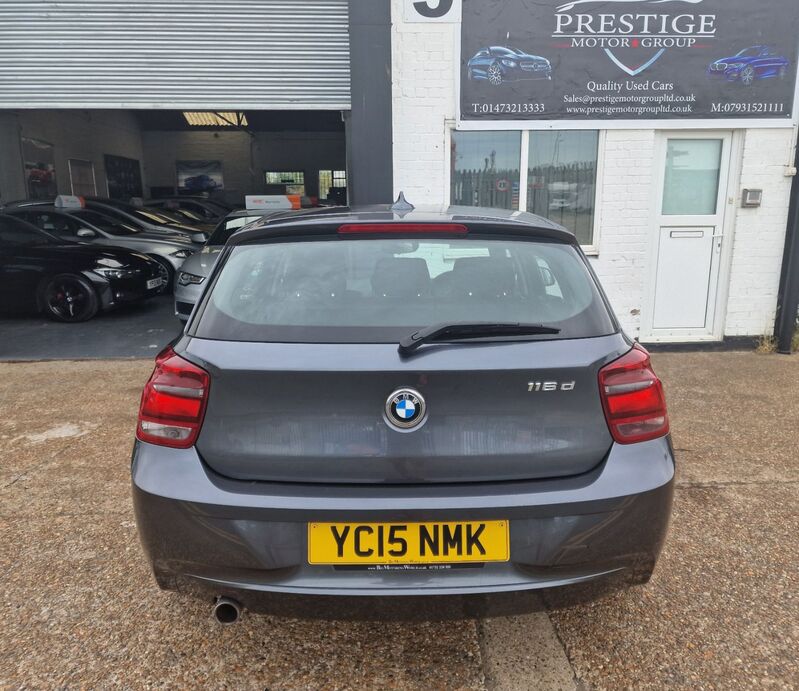 BMW 1 SERIES
