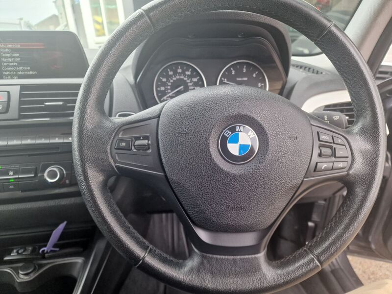 BMW 1 SERIES