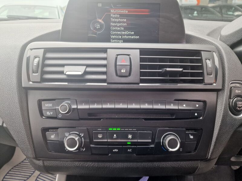 BMW 1 SERIES
