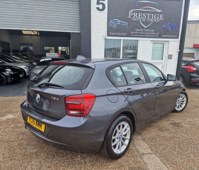 BMW 1 SERIES