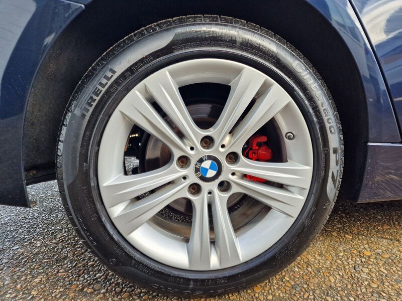 BMW 3 SERIES