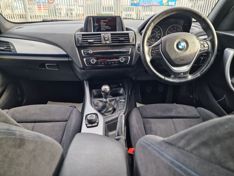BMW 1 SERIES
